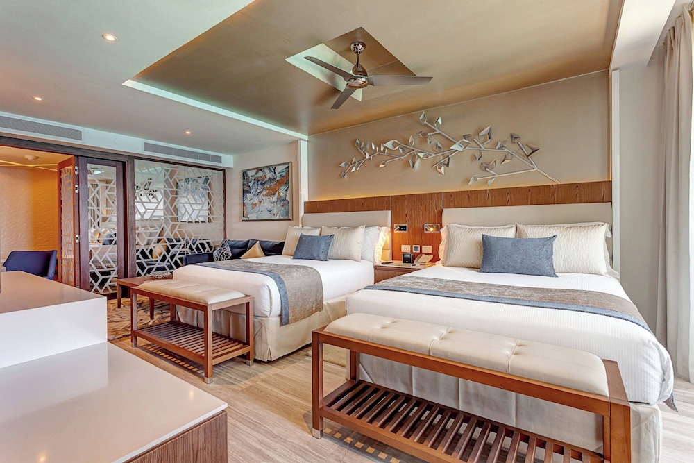 Royalton CHIC Cancun, An Autograph Collection All-Inclusive Resort - Adults Only — Hotel rooms in Cancun, Quintana Roo