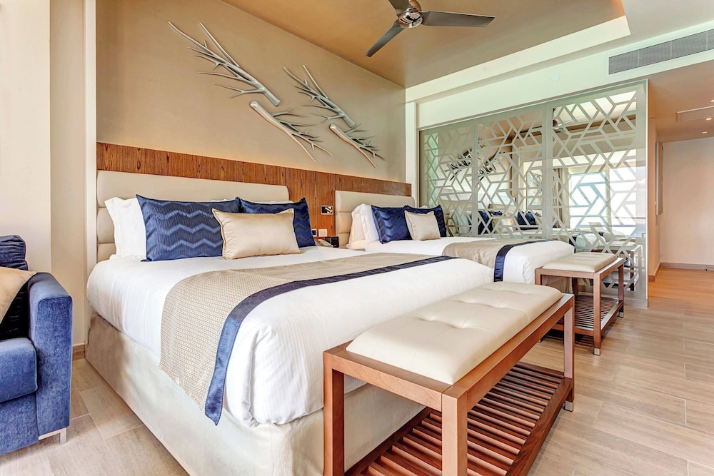 Royalton CHIC Cancun, An Autograph Collection All-Inclusive Resort - Adults Only — Hotel rooms in Cancun, Quintana Roo