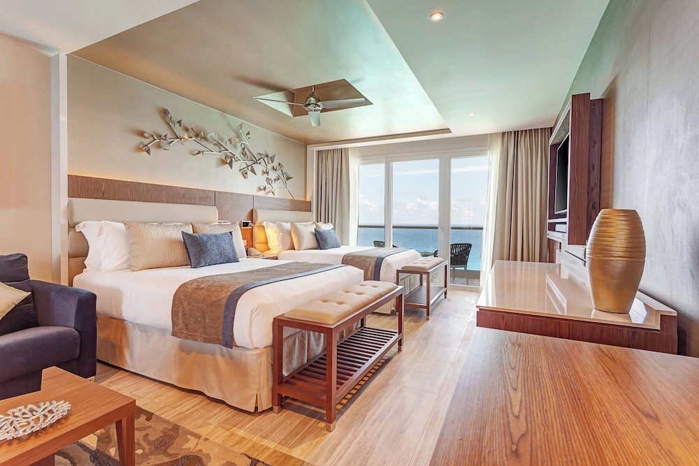 Royalton CHIC Cancun, An Autograph Collection All-Inclusive Resort - Adults Only — Hotel rooms in Cancun, Quintana Roo