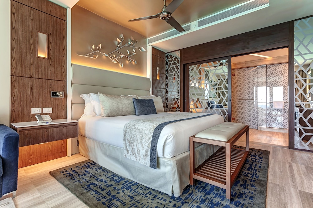 Royalton CHIC Cancun, An Autograph Collection All-Inclusive Resort - Adults Only — Hotel rooms in Cancun, Quintana Roo