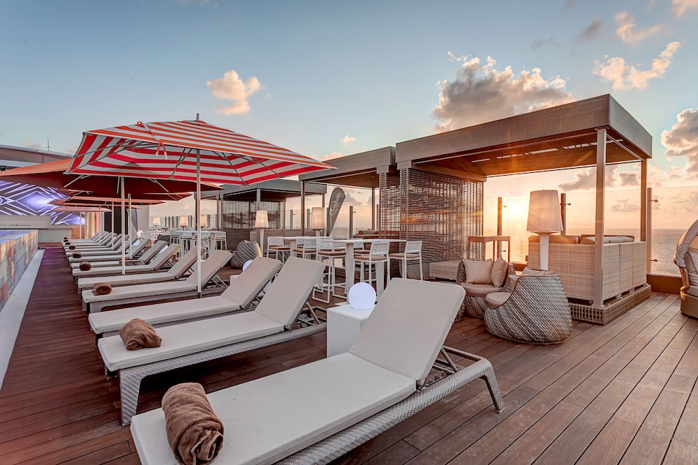 Royalton CHIC Cancun, An Autograph Collection All-Inclusive Resort - Adults Only — Restaurant & bars in Cancun, Quintana Roo