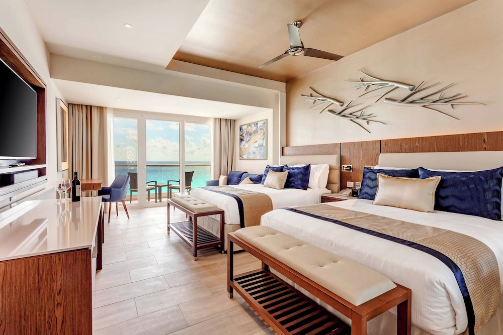 Royalton CHIC Cancun, An Autograph Collection All-Inclusive Resort - Adults Only — Hotel rooms in Cancun, Quintana Roo