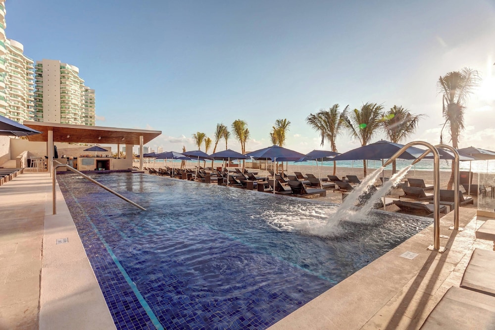 Royalton CHIC Cancun, An Autograph Collection All-Inclusive Resort - Adults Only — Main photo in Cancun, Quintana Roo