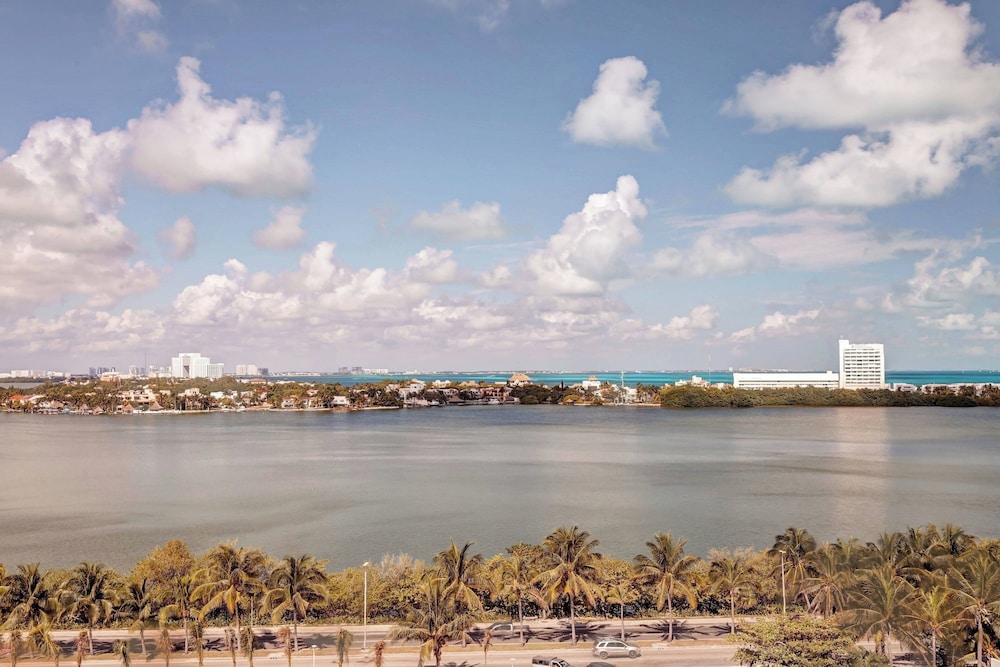 Royalton CHIC Cancun, An Autograph Collection All-Inclusive Resort - Adults Only — Attractions in the area in Cancun, Quintana Roo