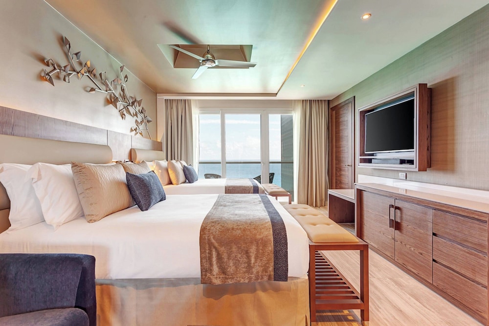 Royalton CHIC Cancun, An Autograph Collection All-Inclusive Resort - Adults Only — Hotel rooms in Cancun, Quintana Roo