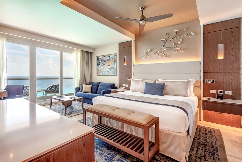 Royalton CHIC Cancun, An Autograph Collection All-Inclusive Resort - Adults Only — Hotel rooms in Cancun, Quintana Roo