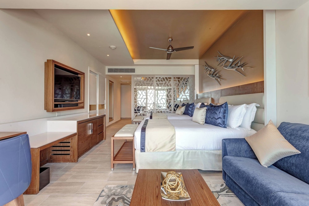 Royalton CHIC Cancun, An Autograph Collection All-Inclusive Resort - Adults Only — Hotel rooms in Cancun, Quintana Roo
