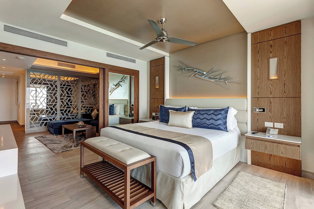 Royalton CHIC Cancun, An Autograph Collection All-Inclusive Resort - Adults Only — Hotel rooms in Cancun, Quintana Roo