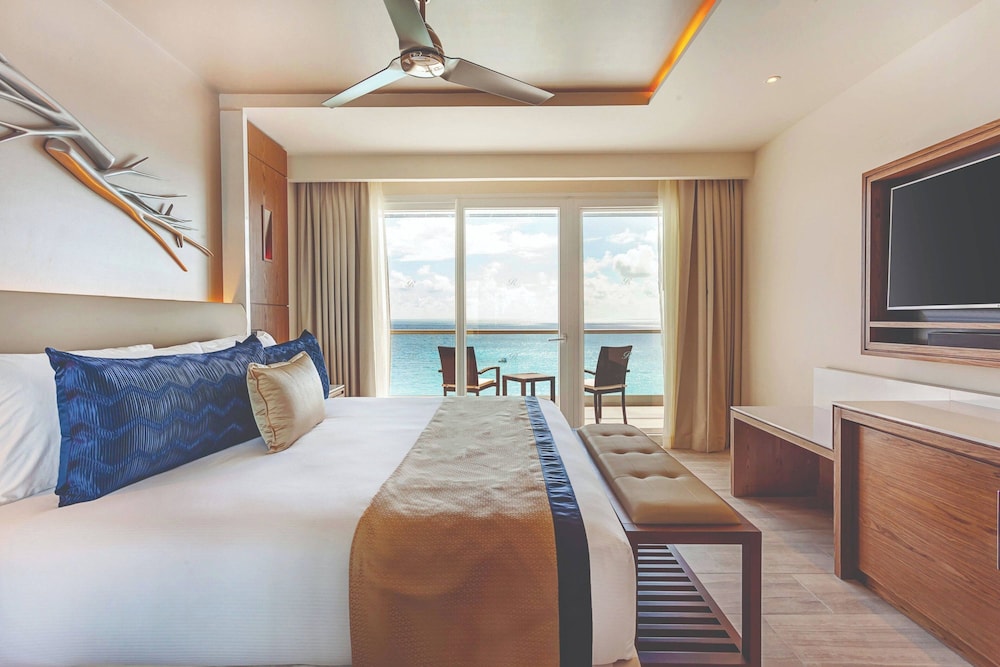Royalton CHIC Cancun, An Autograph Collection All-Inclusive Resort - Adults Only — Hotel rooms in Cancun, Quintana Roo
