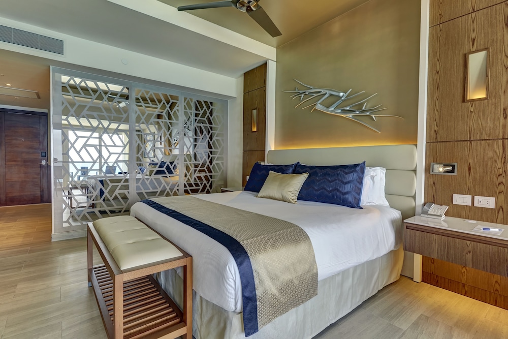 Royalton CHIC Cancun, An Autograph Collection All-Inclusive Resort - Adults Only — Hotel rooms in Cancun, Quintana Roo