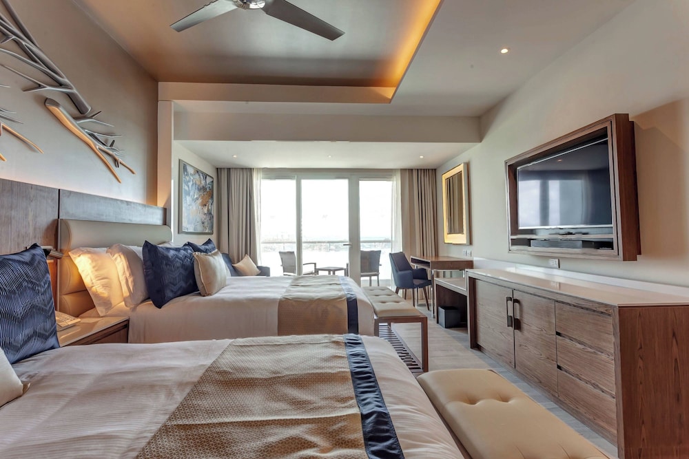 Royalton CHIC Cancun, An Autograph Collection All-Inclusive Resort - Adults Only — Hotel rooms in Cancun, Quintana Roo