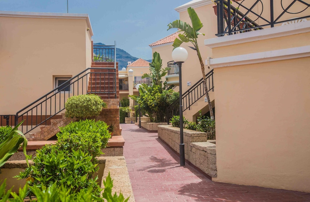 Yucca Park Aparthotel — Hotel building in Costa Adeje, Canary Islands
