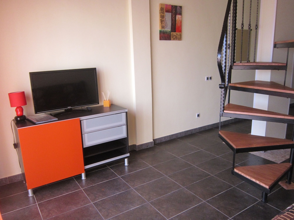 Yucca Park Aparthotel — Hotel rooms in Costa Adeje, Canary Islands