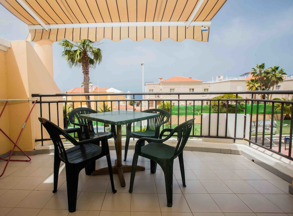 Yucca Park Aparthotel — Hotel rooms in Costa Adeje, Canary Islands