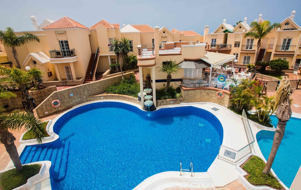 Yucca Park Aparthotel — Swimming pool in Costa Adeje, Canary Islands