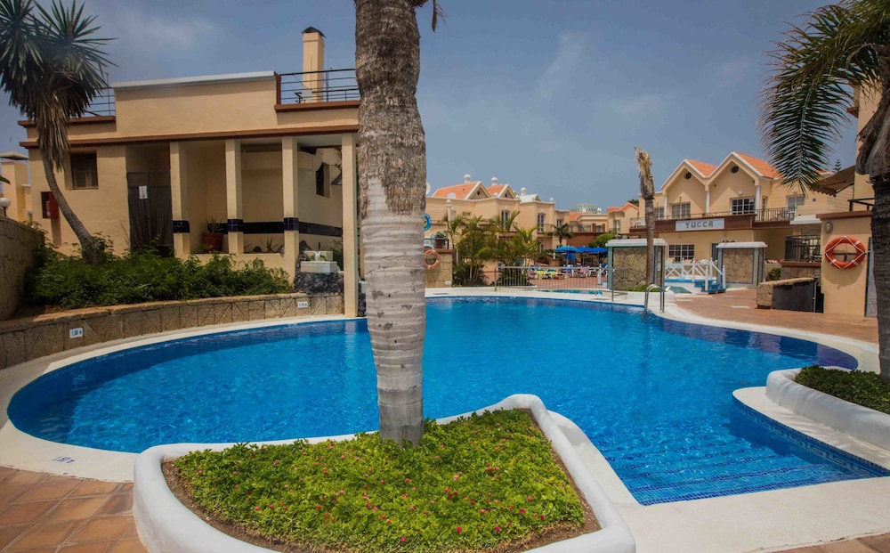 Yucca Park Aparthotel — Swimming pool in Costa Adeje, Canary Islands