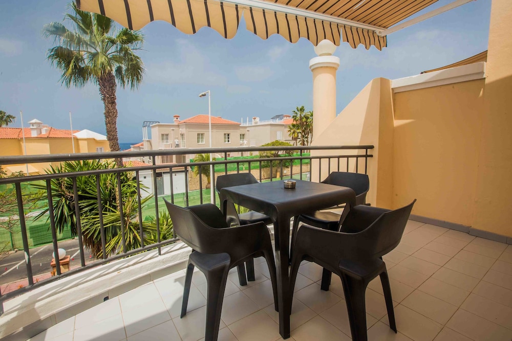 Yucca Park Aparthotel — Hotel rooms in Costa Adeje, Canary Islands