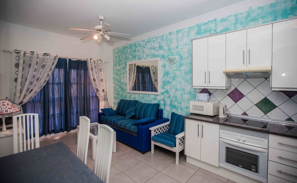 Yucca Park Aparthotel — Hotel rooms in Costa Adeje, Canary Islands