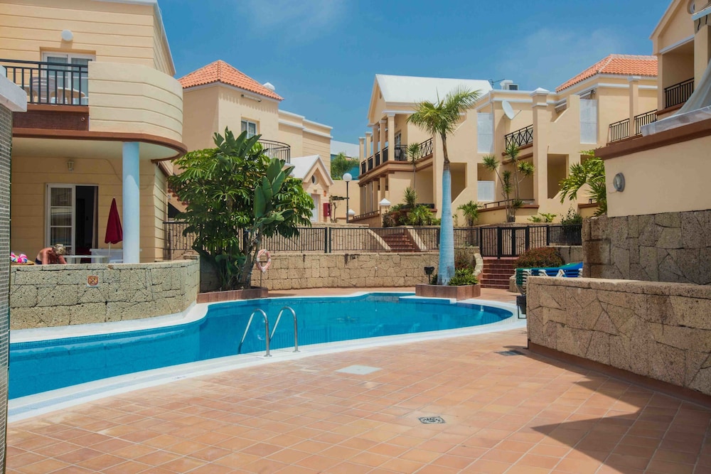 Yucca Park Aparthotel — Swimming pool in Costa Adeje, Canary Islands