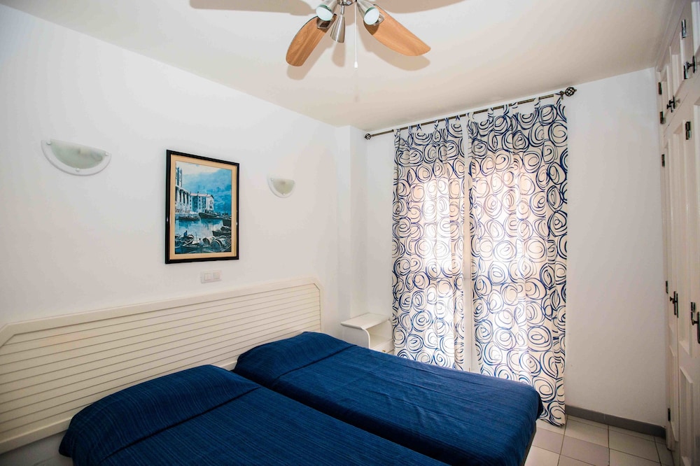 Yucca Park Aparthotel — Hotel rooms in Costa Adeje, Canary Islands