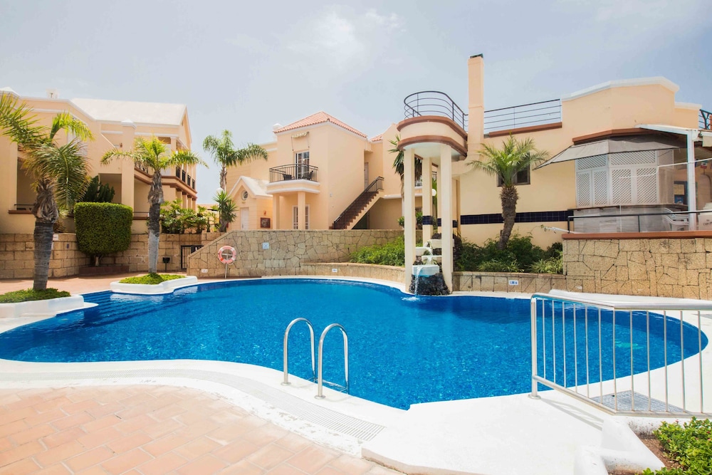 Yucca Park Aparthotel — Swimming pool in Costa Adeje, Canary Islands