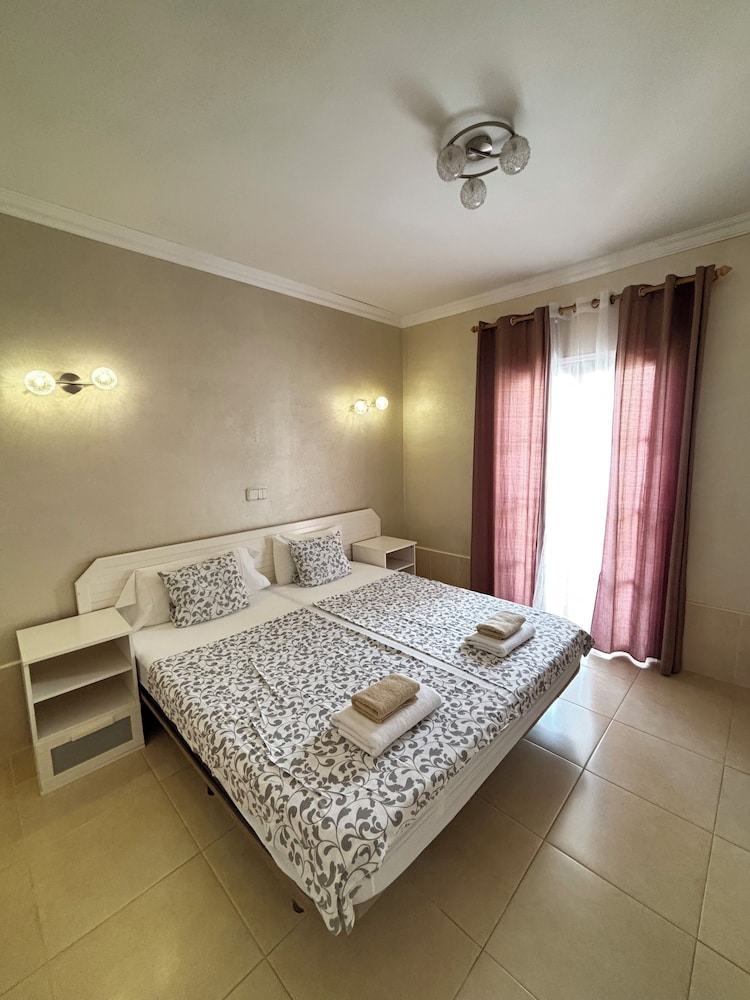 Yucca Park Aparthotel — Hotel rooms in Costa Adeje, Canary Islands