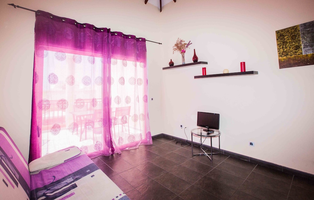 Yucca Park Aparthotel — Hotel rooms in Costa Adeje, Canary Islands