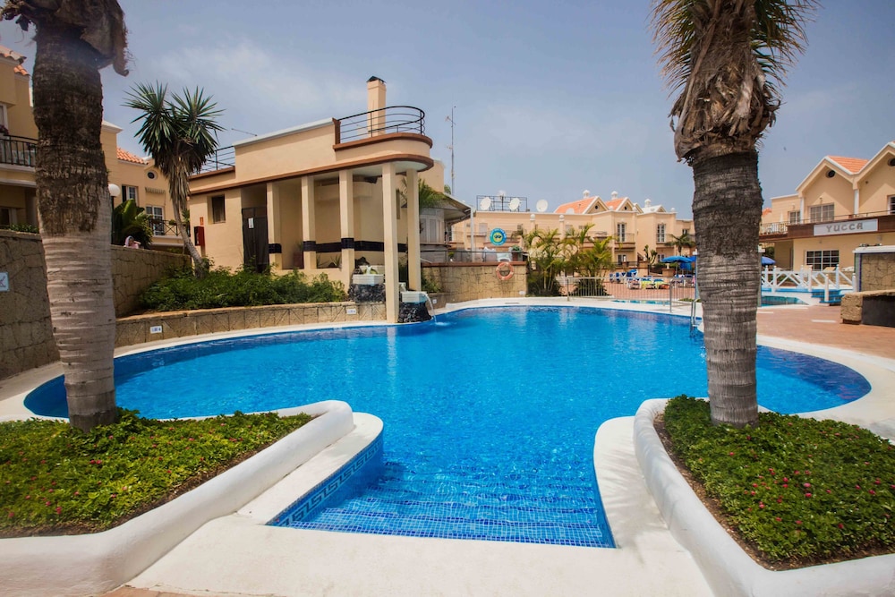 Yucca Park Aparthotel — Swimming pool in Costa Adeje, Canary Islands