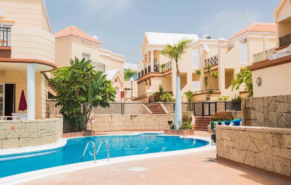 Yucca Park Aparthotel — Swimming pool in Costa Adeje, Canary Islands