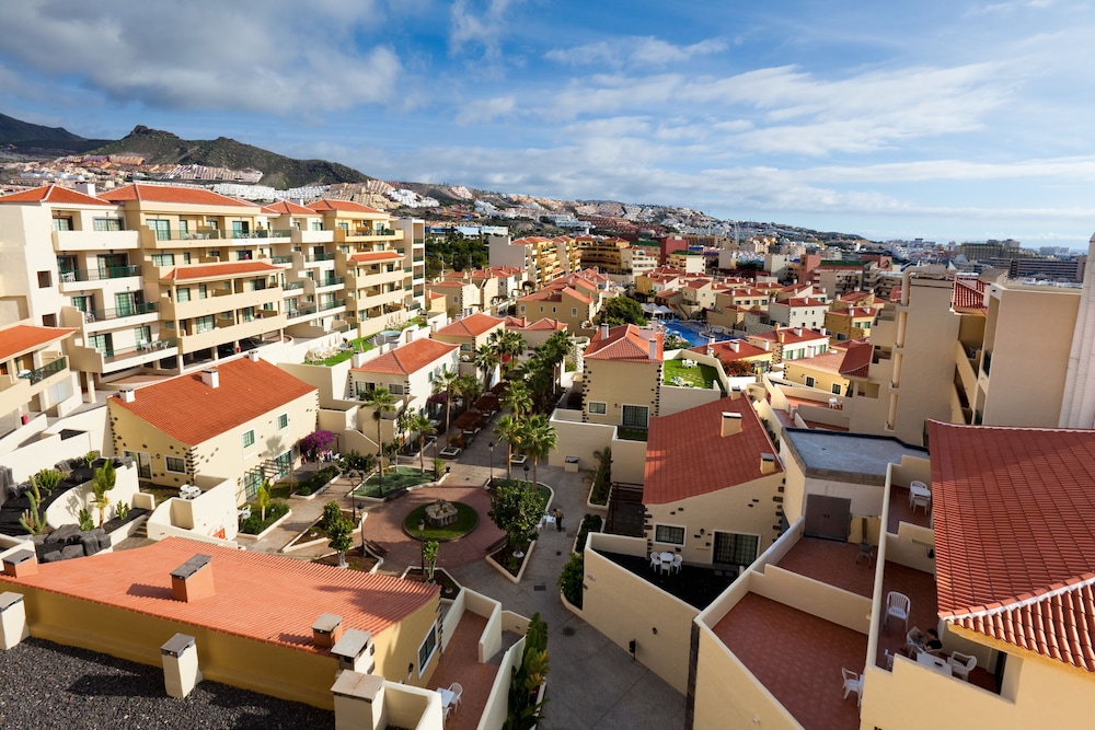 GF Isabel — Hotel building in Costa Adeje, Canary Islands