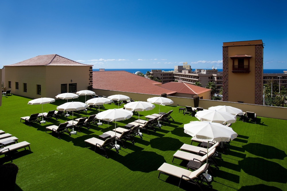 GF Isabel — Hotel building in Costa Adeje, Canary Islands
