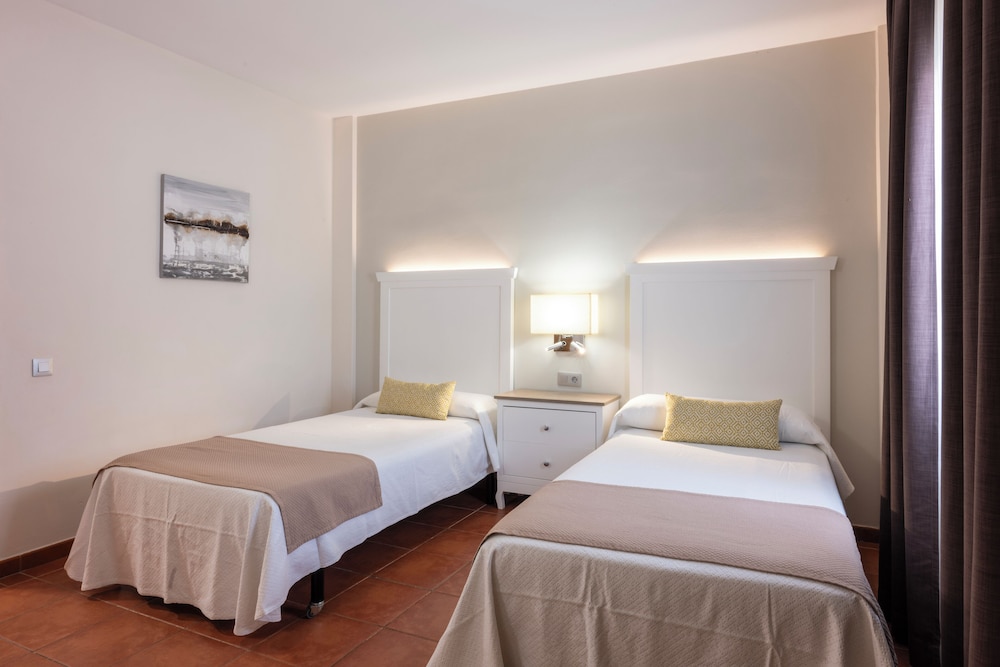GF Isabel — Hotel rooms in Costa Adeje, Canary Islands