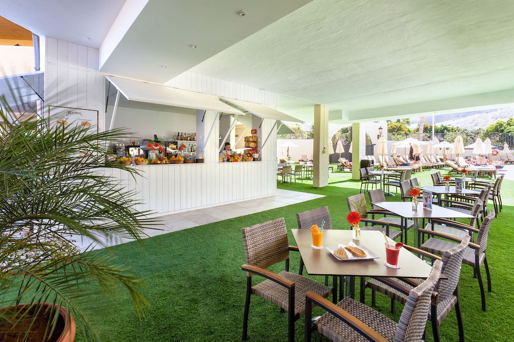 GF Isabel — Restaurant & bars in Costa Adeje, Canary Islands