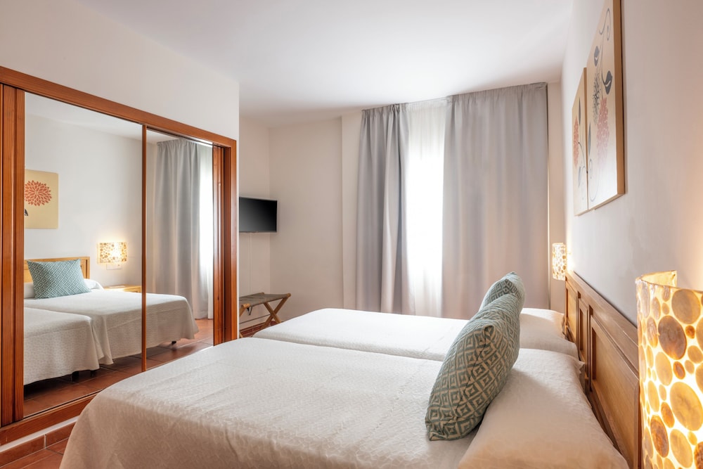GF Isabel — Hotel rooms in Costa Adeje, Canary Islands