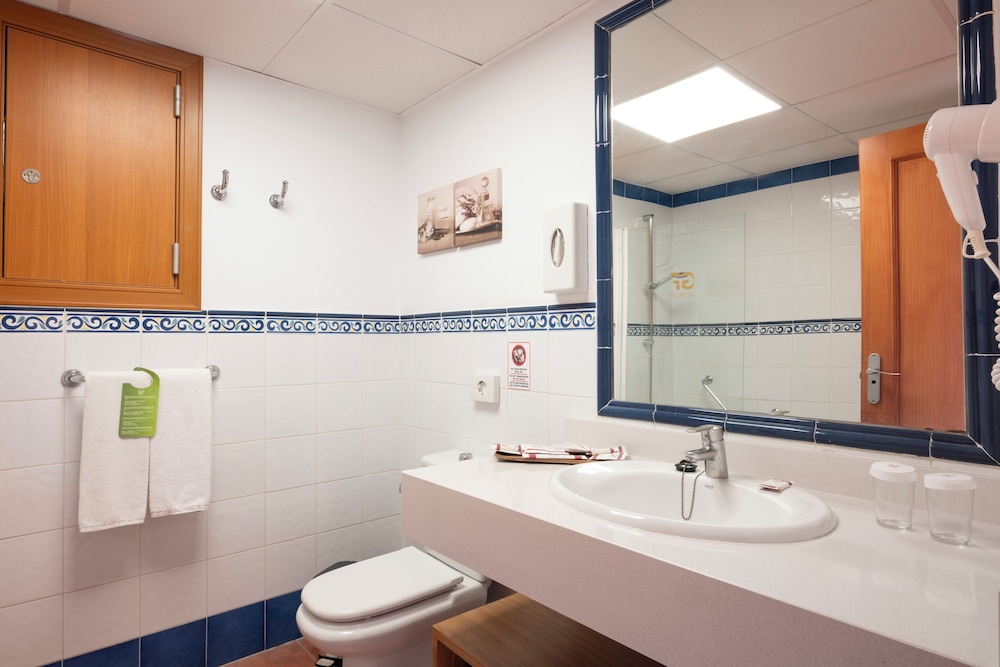 GF Isabel — Hotel rooms in Costa Adeje, Canary Islands