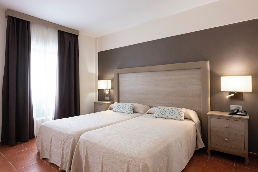 GF Isabel — Hotel rooms in Costa Adeje, Canary Islands