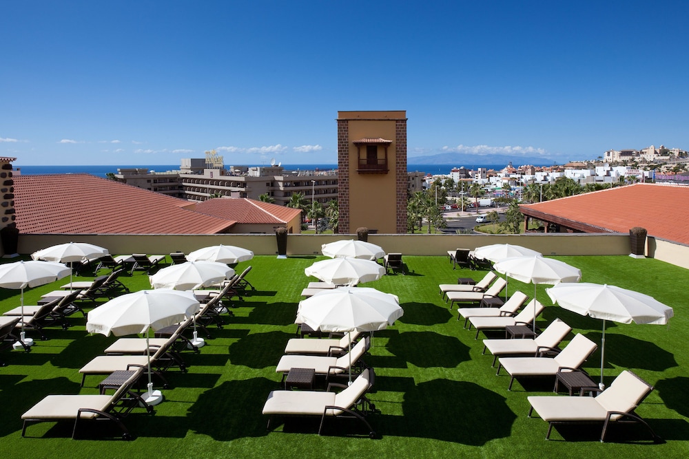 GF Isabel — Hotel building in Costa Adeje, Canary Islands