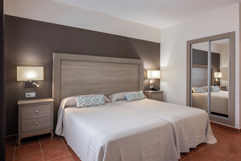 GF Isabel — Hotel rooms in Costa Adeje, Canary Islands