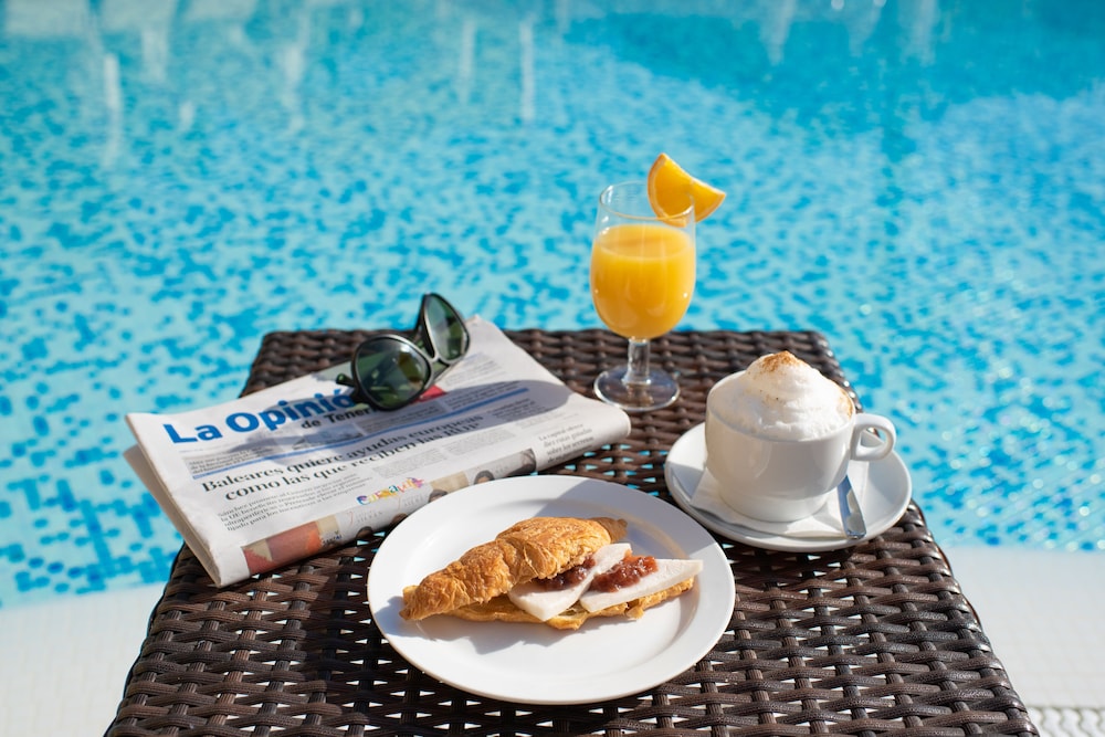 GF Isabel — Swimming pool in Costa Adeje, Canary Islands