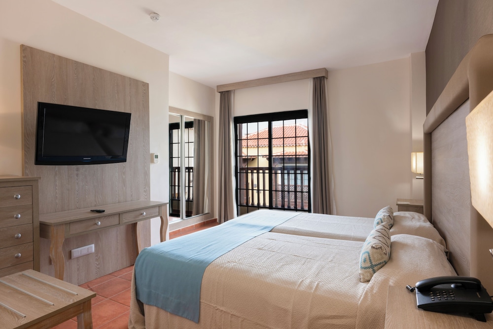 GF Isabel — Hotel rooms in Costa Adeje, Canary Islands