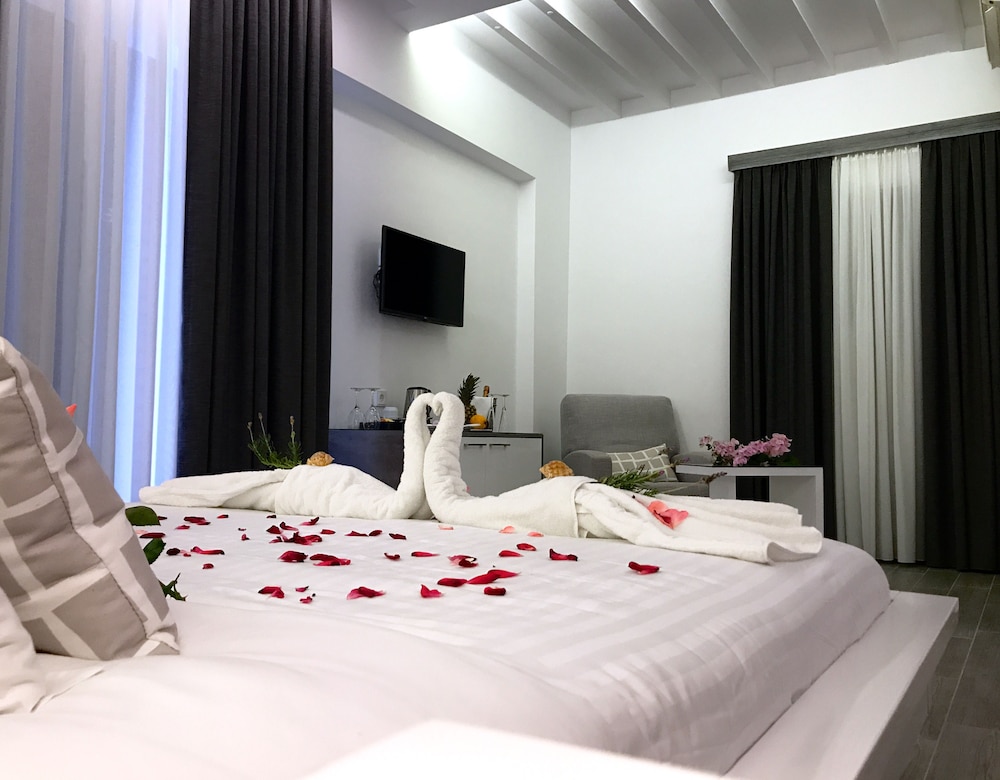 Ccb Bruskos Hotel — Hotel rooms in Lefkimmi (Corfu), Ionian Islands