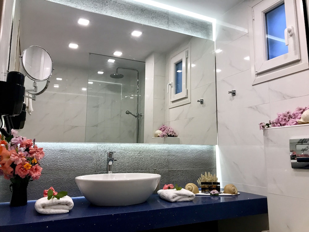 Ccb Bruskos Hotel — Hotel rooms in Lefkimmi (Corfu), Ionian Islands