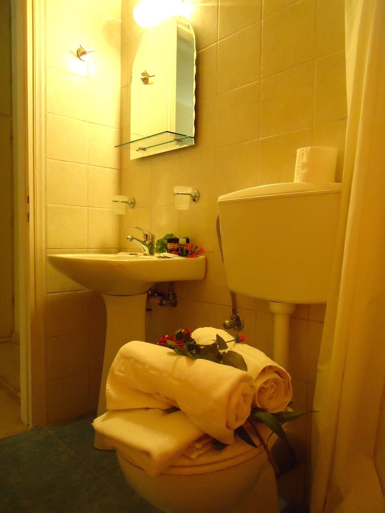 Ccb Bruskos Hotel — Hotel rooms in Lefkimmi (Corfu), Ionian Islands