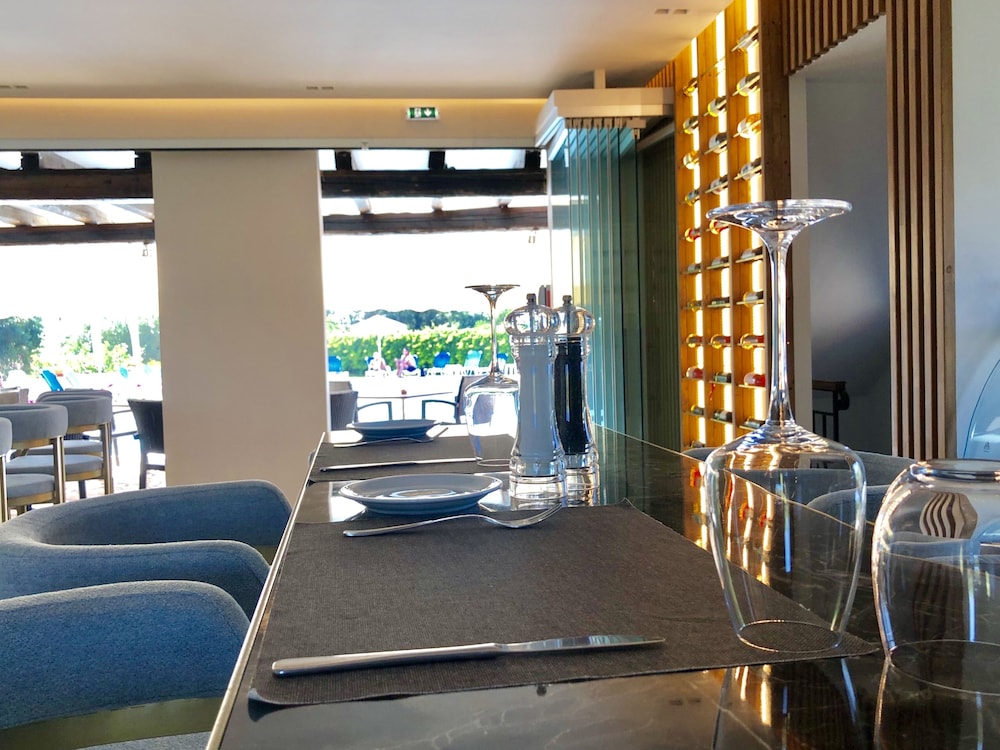 Ccb Bruskos Hotel — Restaurant & bars in Lefkimmi (Corfu), Ionian Islands