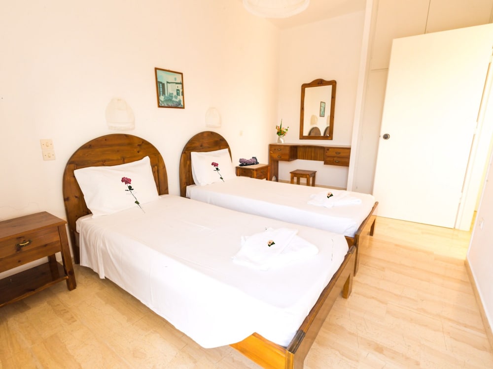 Ccb Bruskos Hotel — Hotel rooms in Lefkimmi (Corfu), Ionian Islands