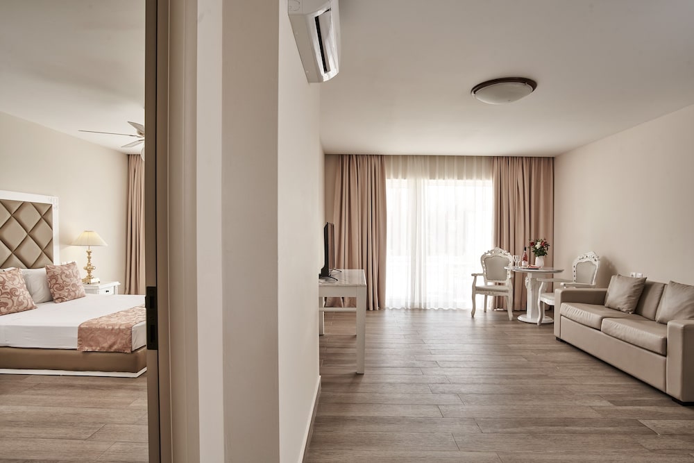 Sandy Villas Resort by Rizos Resorts - All inclusive — Hotel rooms in Lefkimmi (Corfu), Ionian Islands