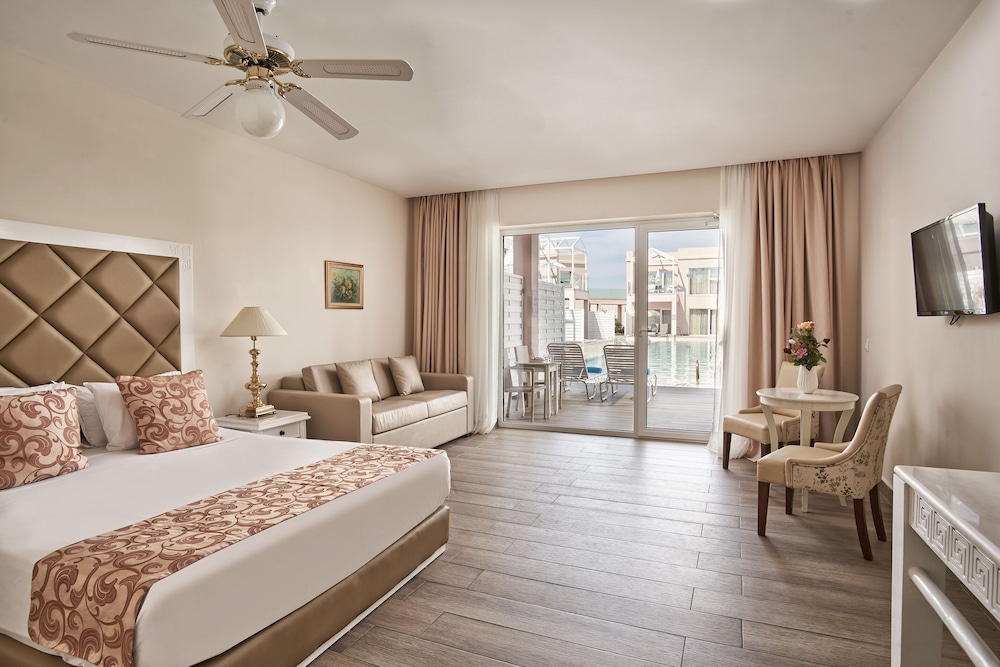 Sandy Villas Resort by Rizos Resorts - All inclusive — Hotel rooms in Lefkimmi (Corfu), Ionian Islands