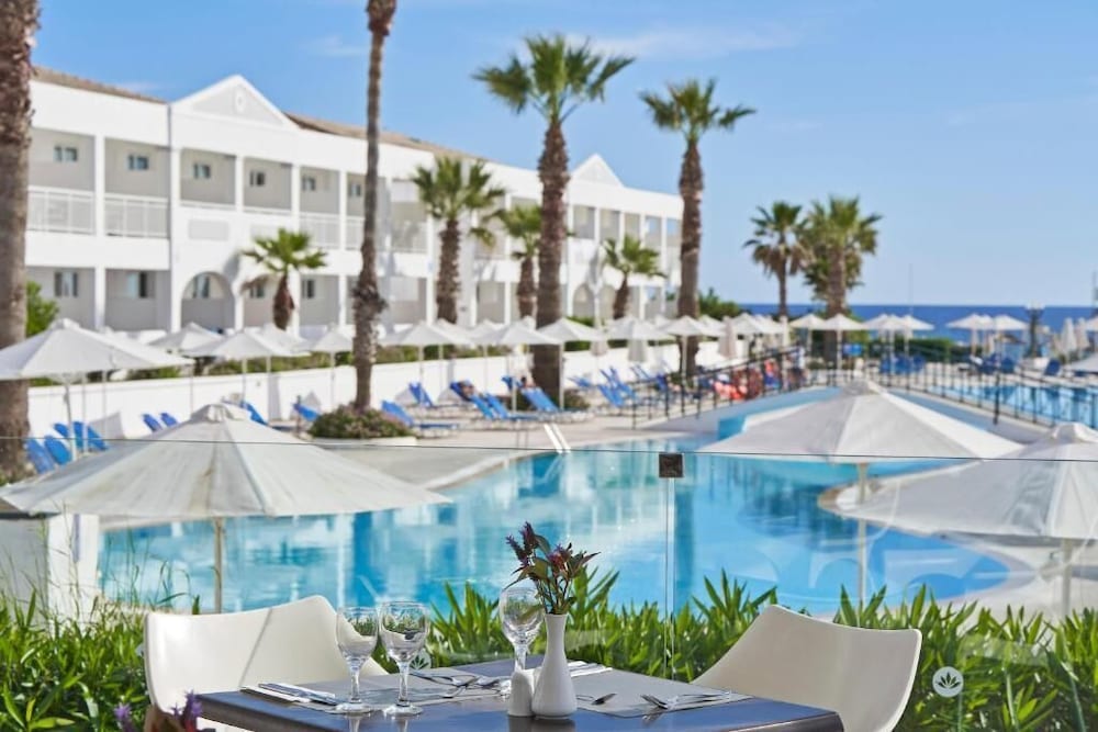 Sandy Villas Resort by Rizos Resorts - All inclusive — Swimming pool in Lefkimmi (Corfu), Ionian Islands
