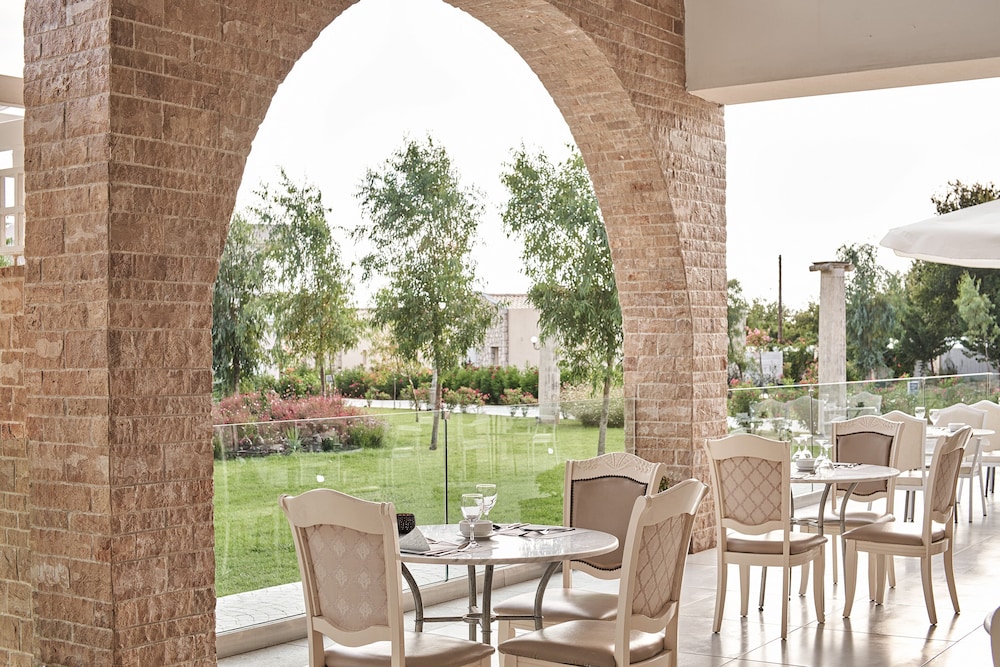 Sandy Villas Resort by Rizos Resorts - All inclusive — Restaurant & bars in Lefkimmi (Corfu), Ionian Islands
