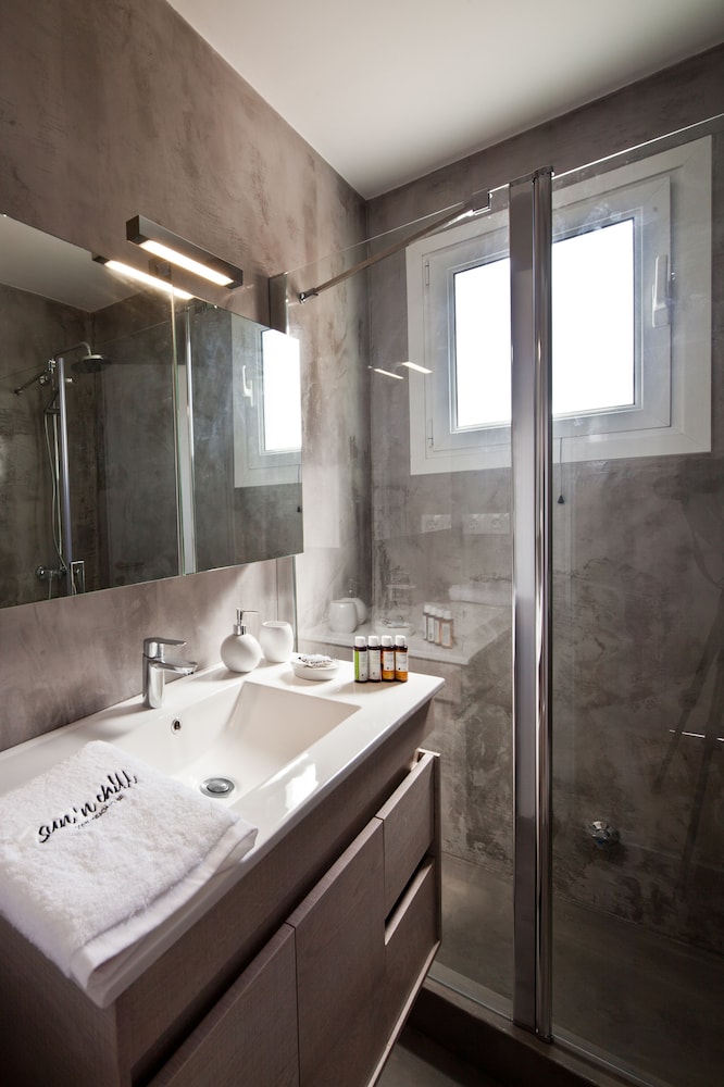 Sun n Chill — Hotel rooms in Lefkimmi (Corfu), Ionian Islands